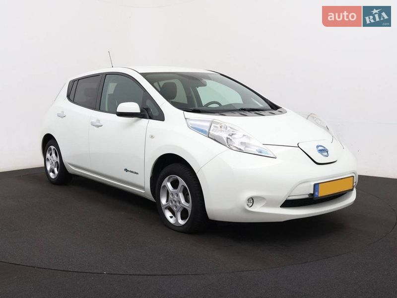 Хэтчбек Nissan Leaf 2016 в Николаеве