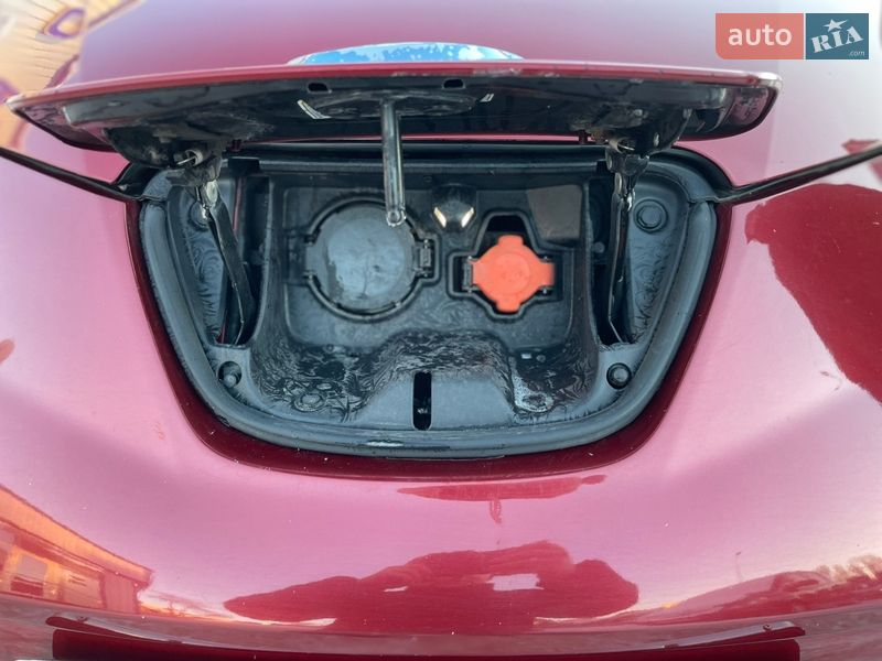 Хэтчбек Nissan Leaf 2014 в Виннице