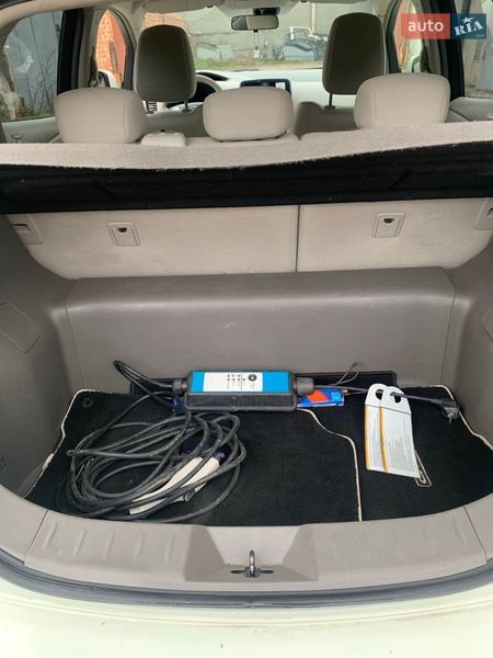 Хэтчбек Nissan Leaf 2012 в Тернополе