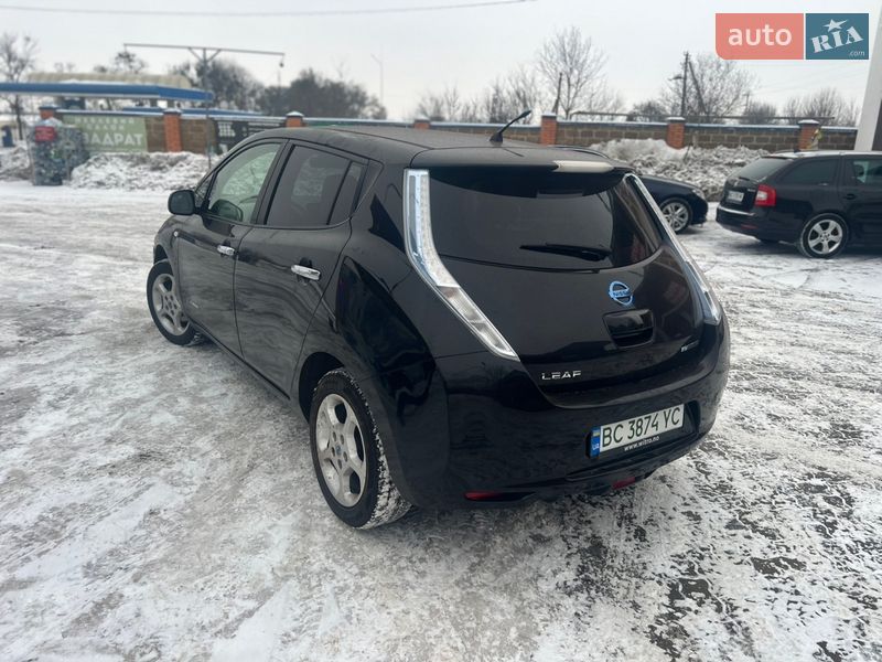 Хэтчбек Nissan Leaf 2011 в Владимире