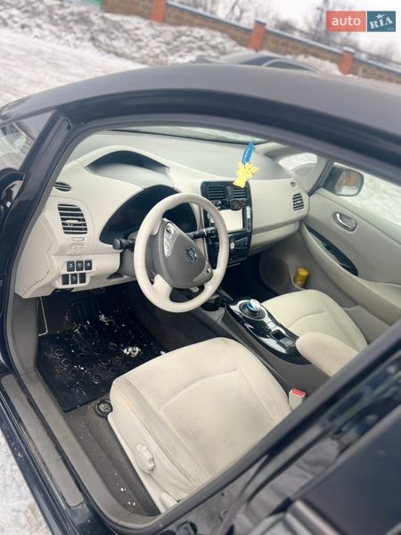 Хэтчбек Nissan Leaf 2011 в Владимире