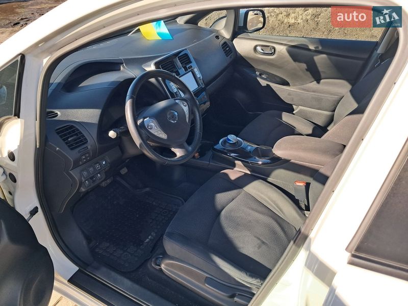 Хэтчбек Nissan Leaf 2014 в Ровно