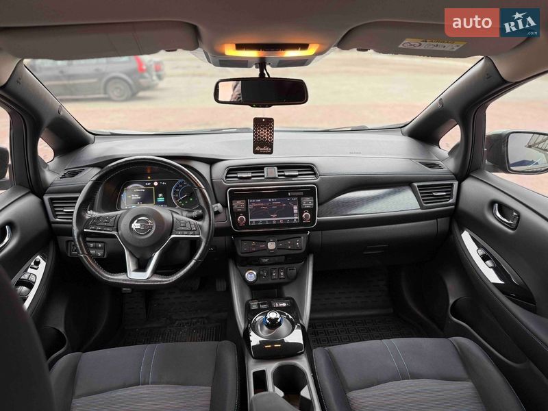 Хэтчбек Nissan Leaf 2018 в Полтаве