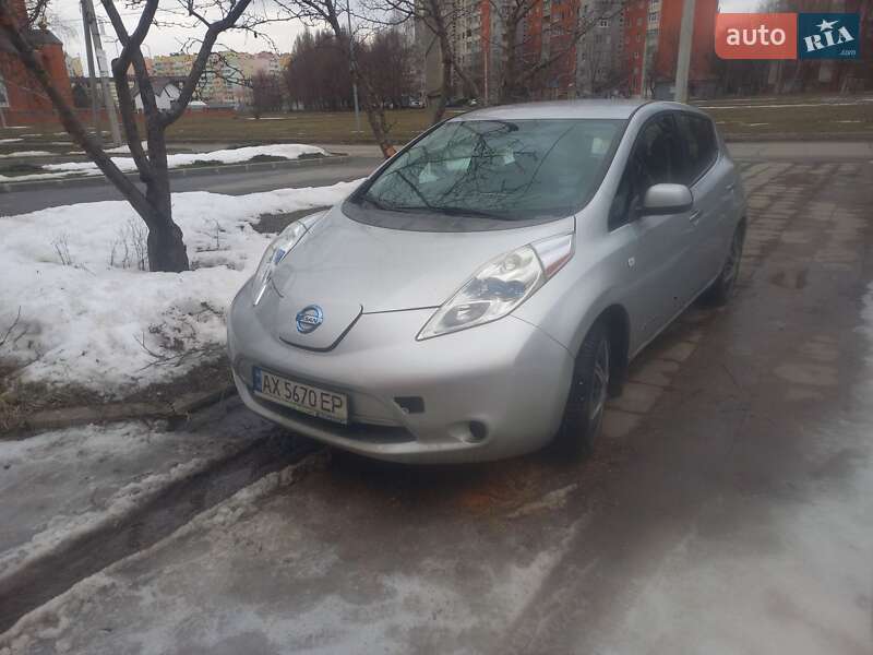 Хетчбек Nissan Leaf 2015 в Харкові
