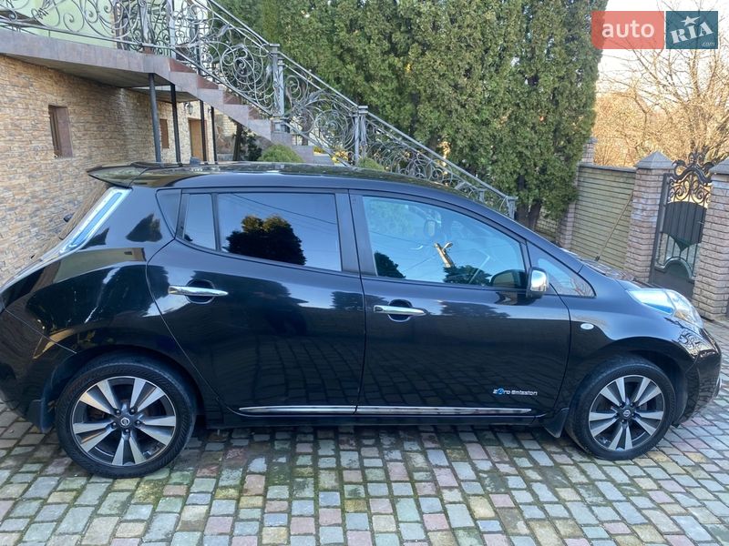 Хетчбек Nissan Leaf 2014 в Чернівцях
