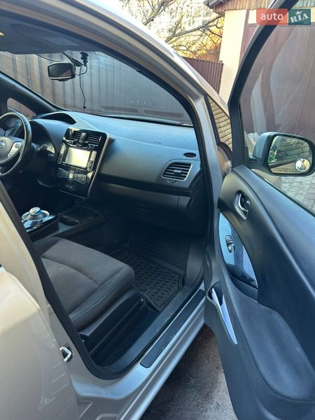 Хетчбек Nissan Leaf 2013 в Бучі