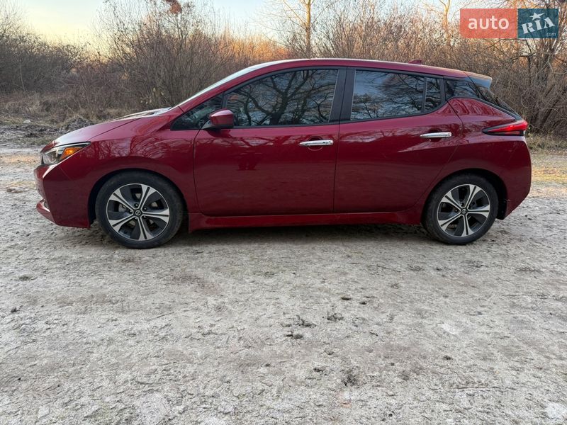 Хэтчбек Nissan Leaf 2020 в Киеве