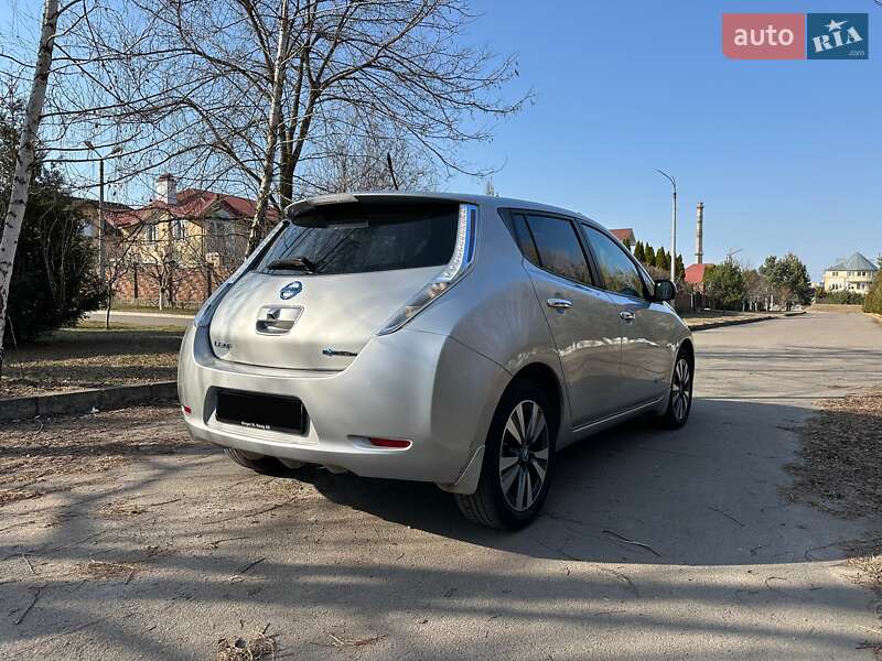 Хэтчбек Nissan Leaf 2013 в Ровно