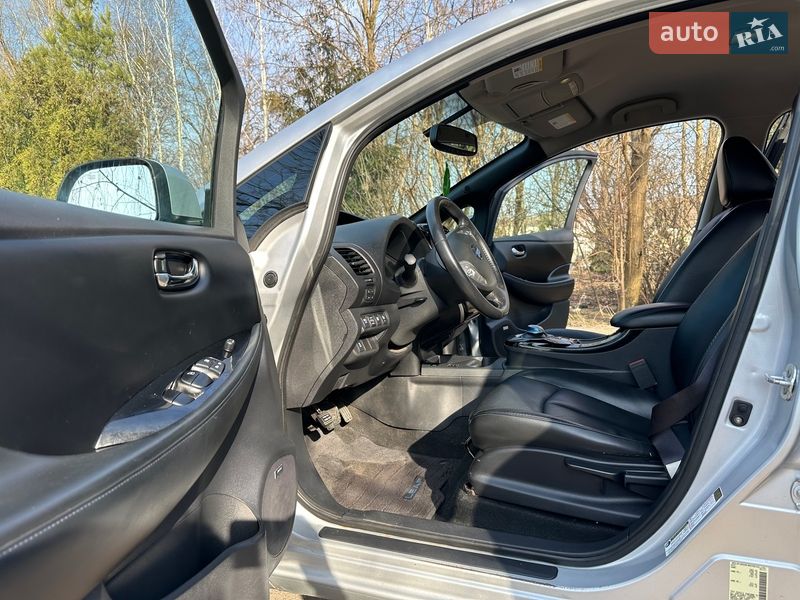 Хэтчбек Nissan Leaf 2013 в Ровно