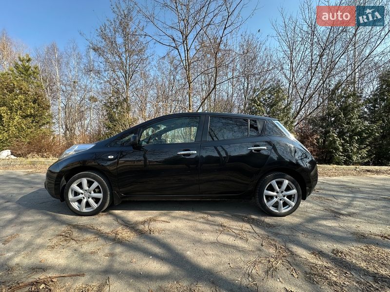 Хэтчбек Nissan Leaf 2014 в Ровно