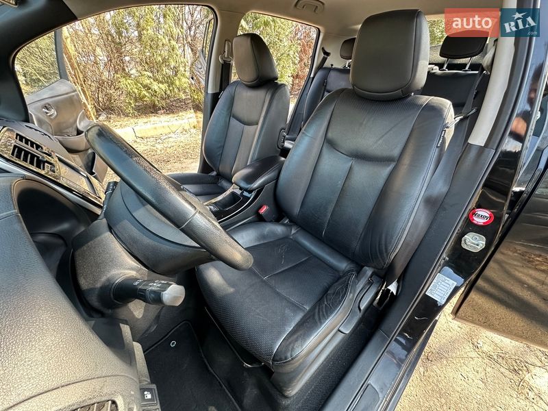 Хэтчбек Nissan Leaf 2014 в Ровно