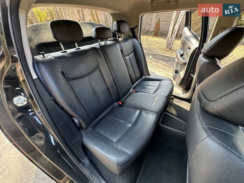 Хэтчбек Nissan Leaf 2014 в Ровно