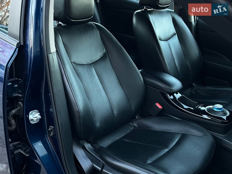 Хэтчбек Nissan Leaf 2016 в Одессе