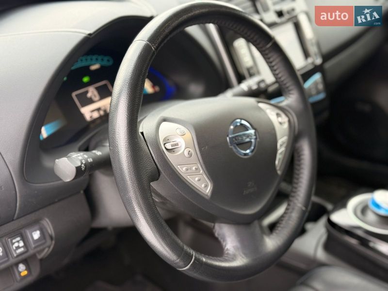 Хетчбек Nissan Leaf 2014 в Сарнах