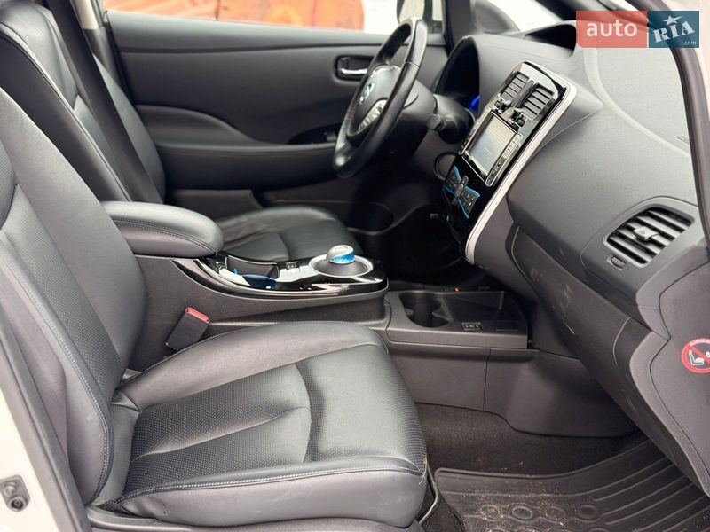 Хетчбек Nissan Leaf 2014 в Сарнах