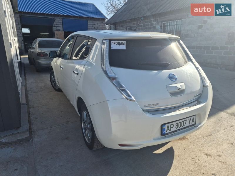 Хетчбек Nissan Leaf 2013 в Запоріжжі