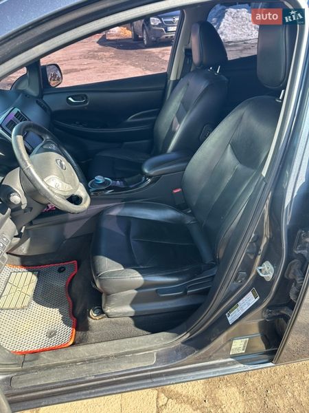 Хэтчбек Nissan Leaf 2013 в Чернигове