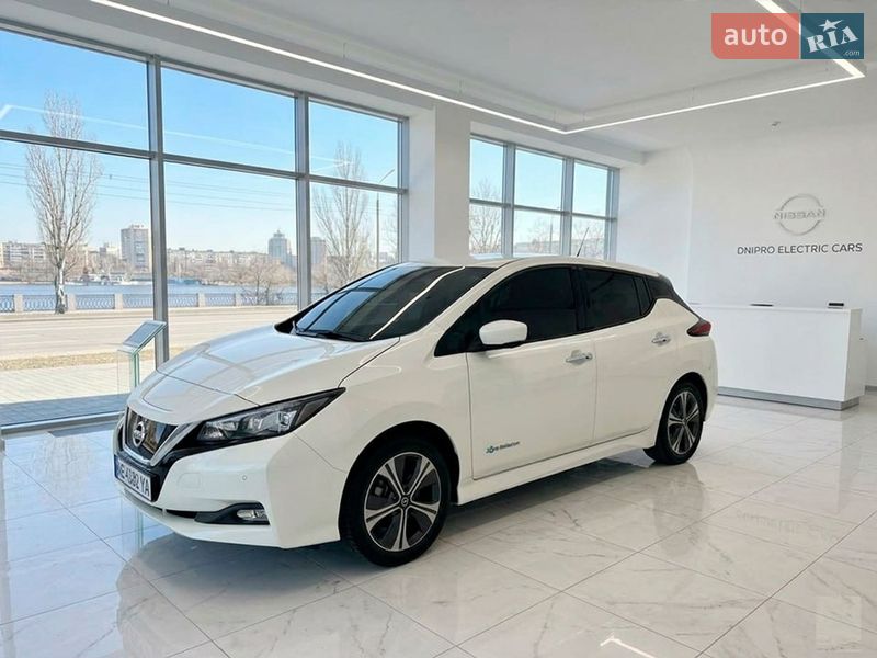 Хэтчбек Nissan Leaf 2018 в Днепре