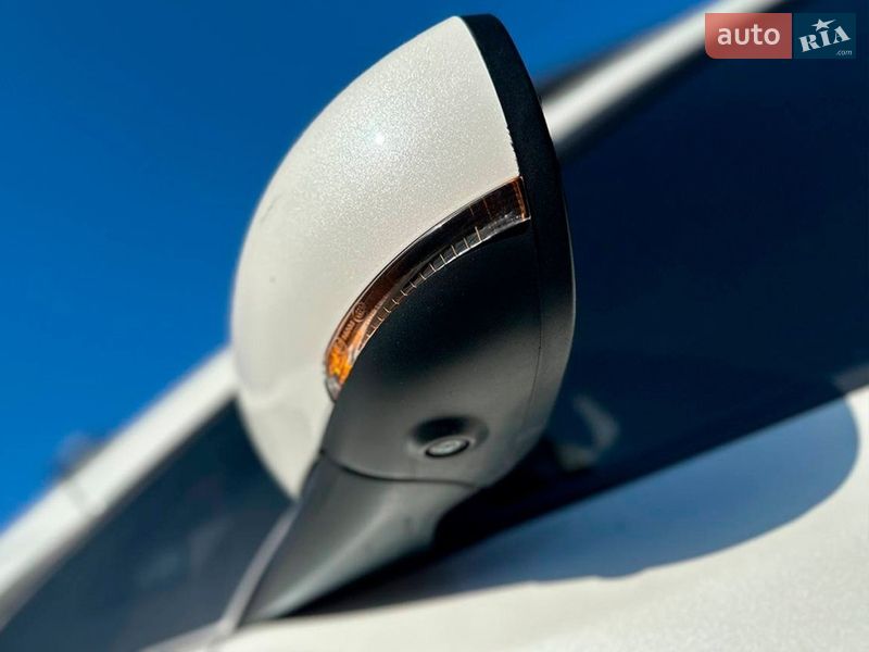 Хэтчбек Nissan Leaf 2018 в Днепре