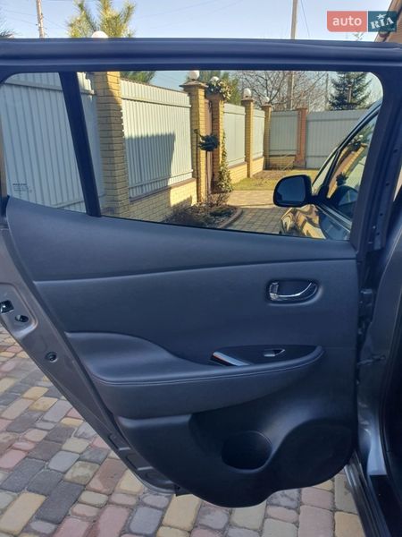 Хетчбек Nissan Leaf 2014 в Горі