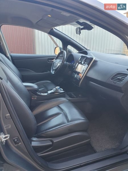 Хетчбек Nissan Leaf 2014 в Горі