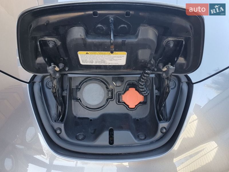 Хетчбек Nissan Leaf 2014 в Горі