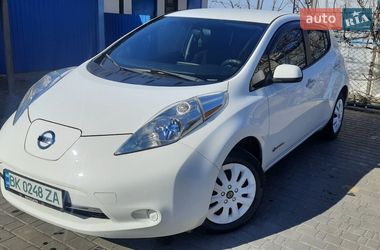Хэтчбек Nissan Leaf 2013 в Вараше