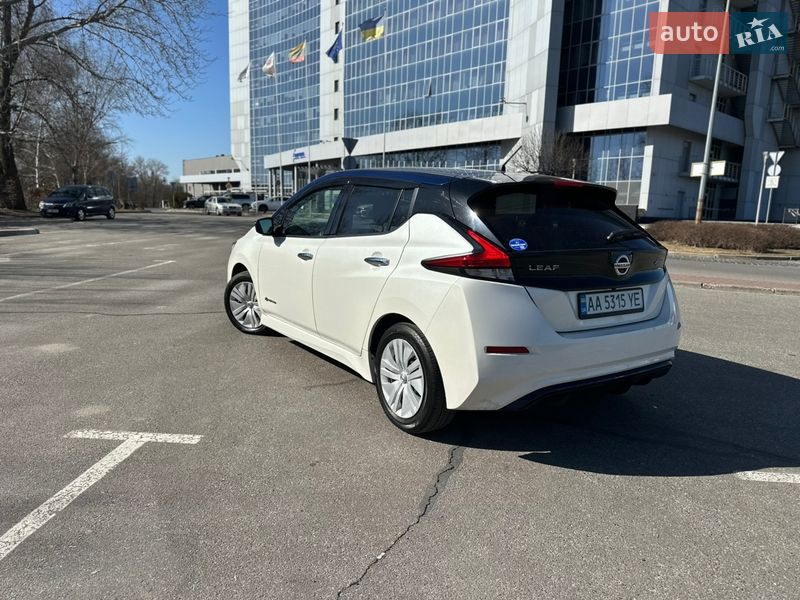 Хетчбек Nissan Leaf 2017 в Києві
