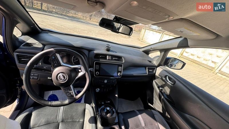 Хэтчбек Nissan Leaf 2024 в Ивано-Франковске