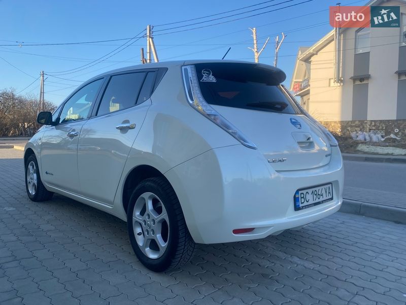 Хэтчбек Nissan Leaf 2015 в Львове