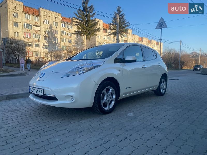Хэтчбек Nissan Leaf 2015 в Львове