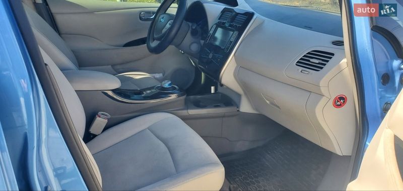 Хетчбек Nissan Leaf 2012 в Миколаєві