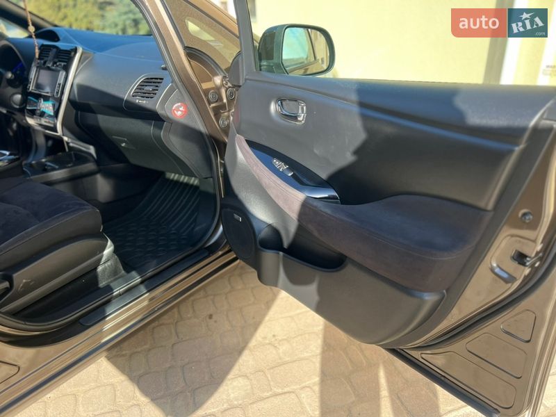 Хетчбек Nissan Leaf 2016 в Трускавці