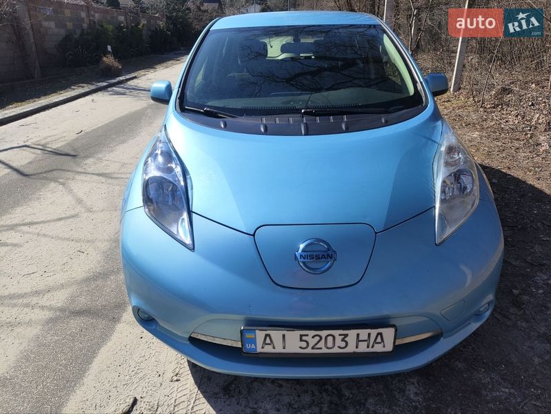 Хэтчбек Nissan Leaf 2014 в Ирпене