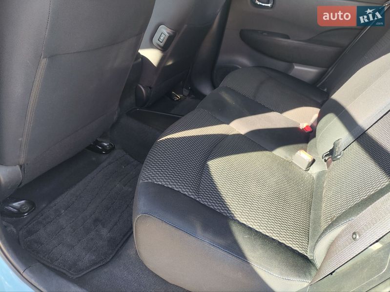 Хэтчбек Nissan Leaf 2014 в Ирпене