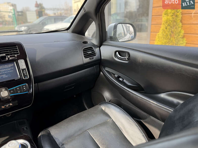 Хэтчбек Nissan Leaf 2013 в Шептицькому