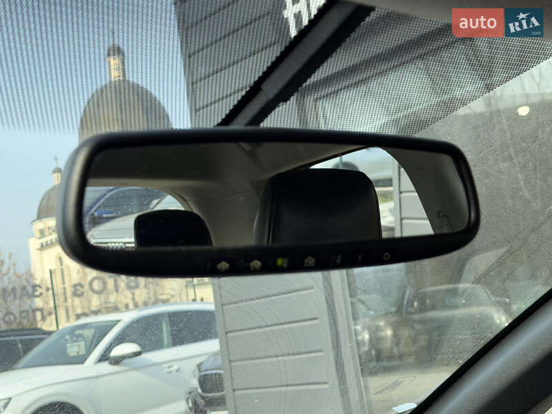 Хэтчбек Nissan Leaf 2013 в Шептицькому