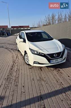 Хэтчбек Nissan Leaf 2019 в Сарнах