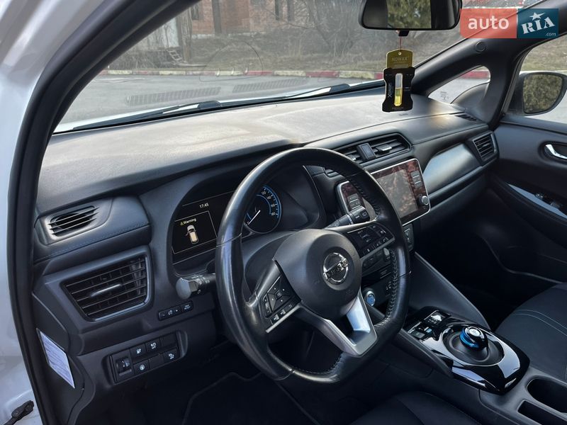 Хэтчбек Nissan Leaf 2019 в Хмельницком