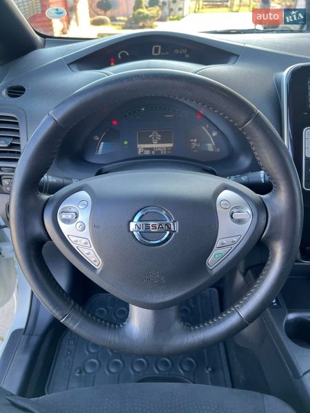 Хэтчбек Nissan Leaf 2016 в Ужгороде