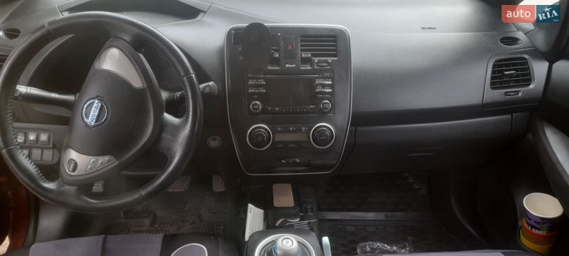 Хетчбек Nissan Leaf 2013 в Ременеві