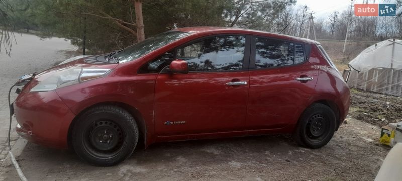 Хетчбек Nissan Leaf 2013 в Ременеві