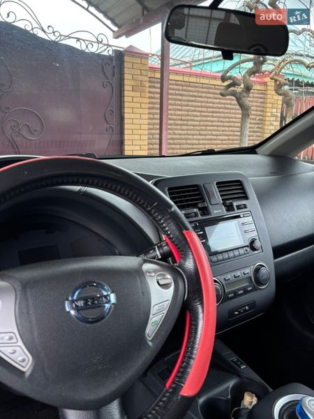 Хетчбек Nissan Leaf 2014 в Дніпрі