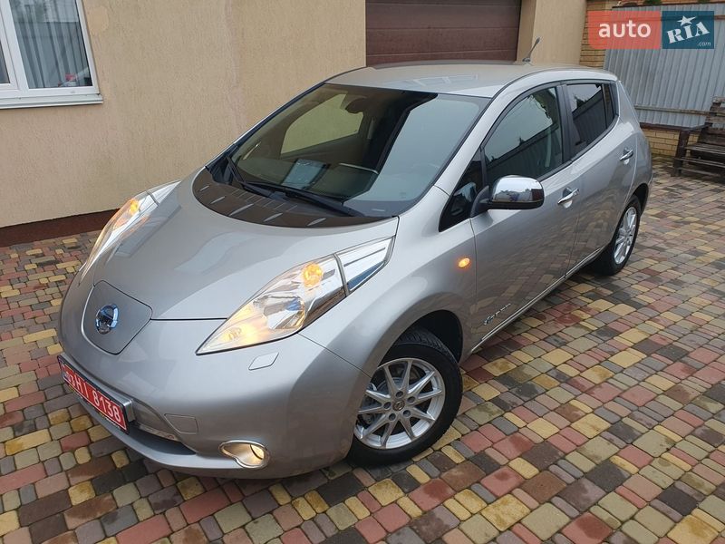 Хэтчбек Nissan Leaf 2013 в Горе
