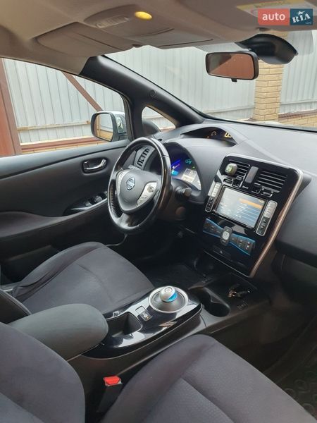 Хэтчбек Nissan Leaf 2013 в Горе