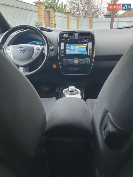 Хэтчбек Nissan Leaf 2013 в Горе