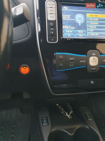 Хэтчбек Nissan Leaf 2013 в Горе