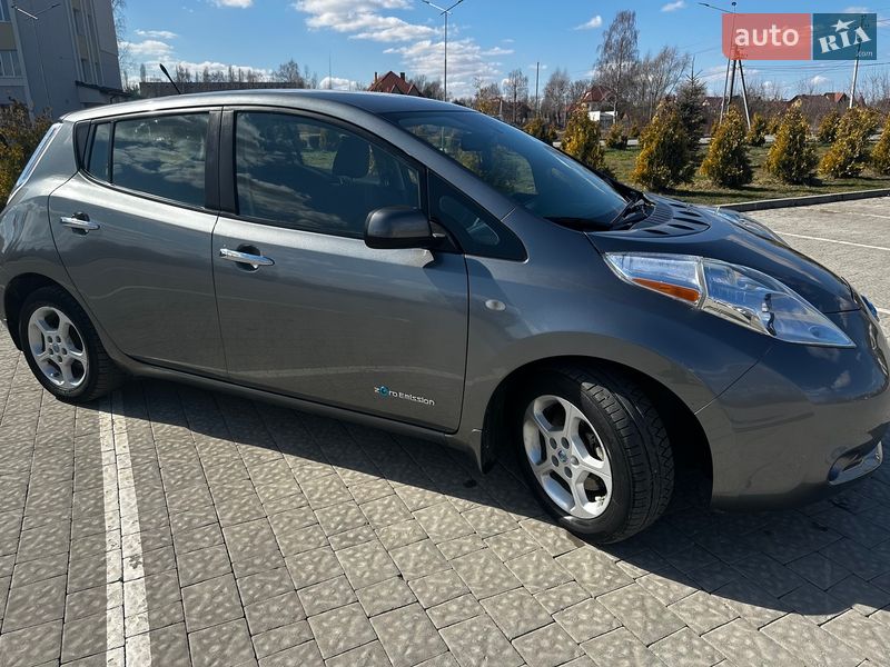 Хетчбек Nissan Leaf 2014 в Мостиській