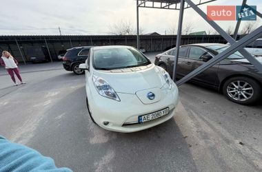 Хетчбек Nissan Leaf 2012 в Дніпрі