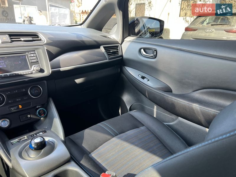 Хэтчбек Nissan Leaf 2019 в Львове